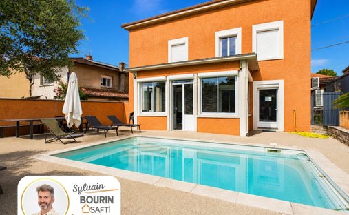 House in Est, Trevoux, France 1