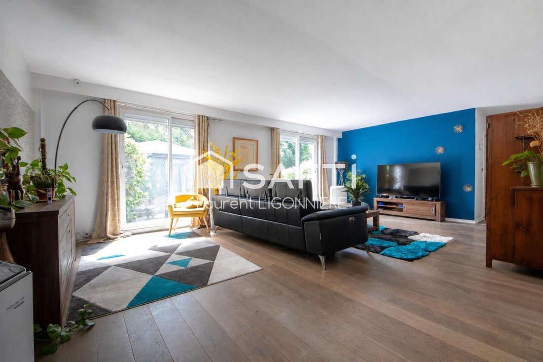 House in Santeny, Ile-de-France, France 2 - 18389693
