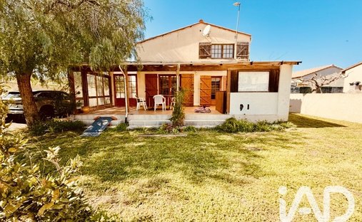 House in Sainte-Marie-la-Mer, Occitania, France 1