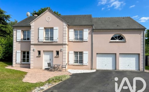 House in Vulaines-sur-Seine, Ile-de-France, France 1