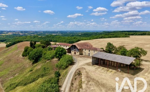 House in Traverseres, Occitania, France 1