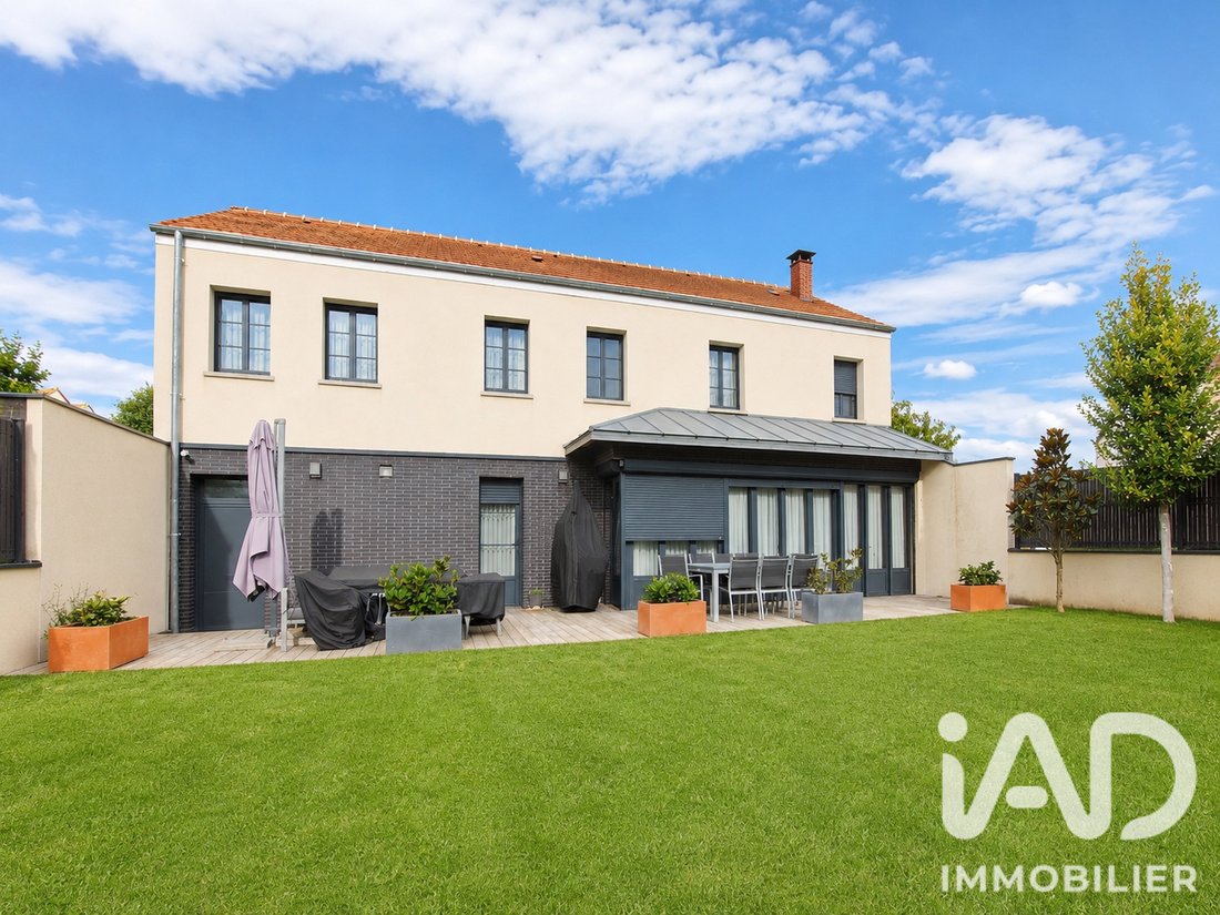 House in Moissy-Cramayel, Ile-de-France, France 1 - 18391103