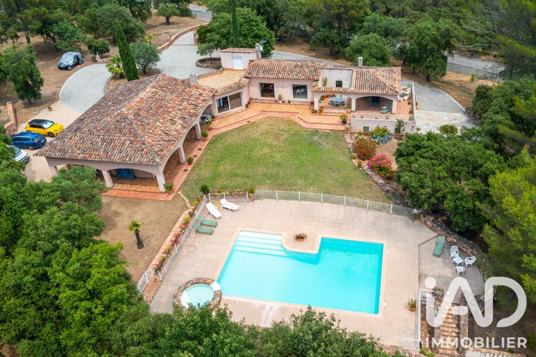 Casa en La Bouverie, Roquebrune-sur-Argens, Francia 1 - 18391290
