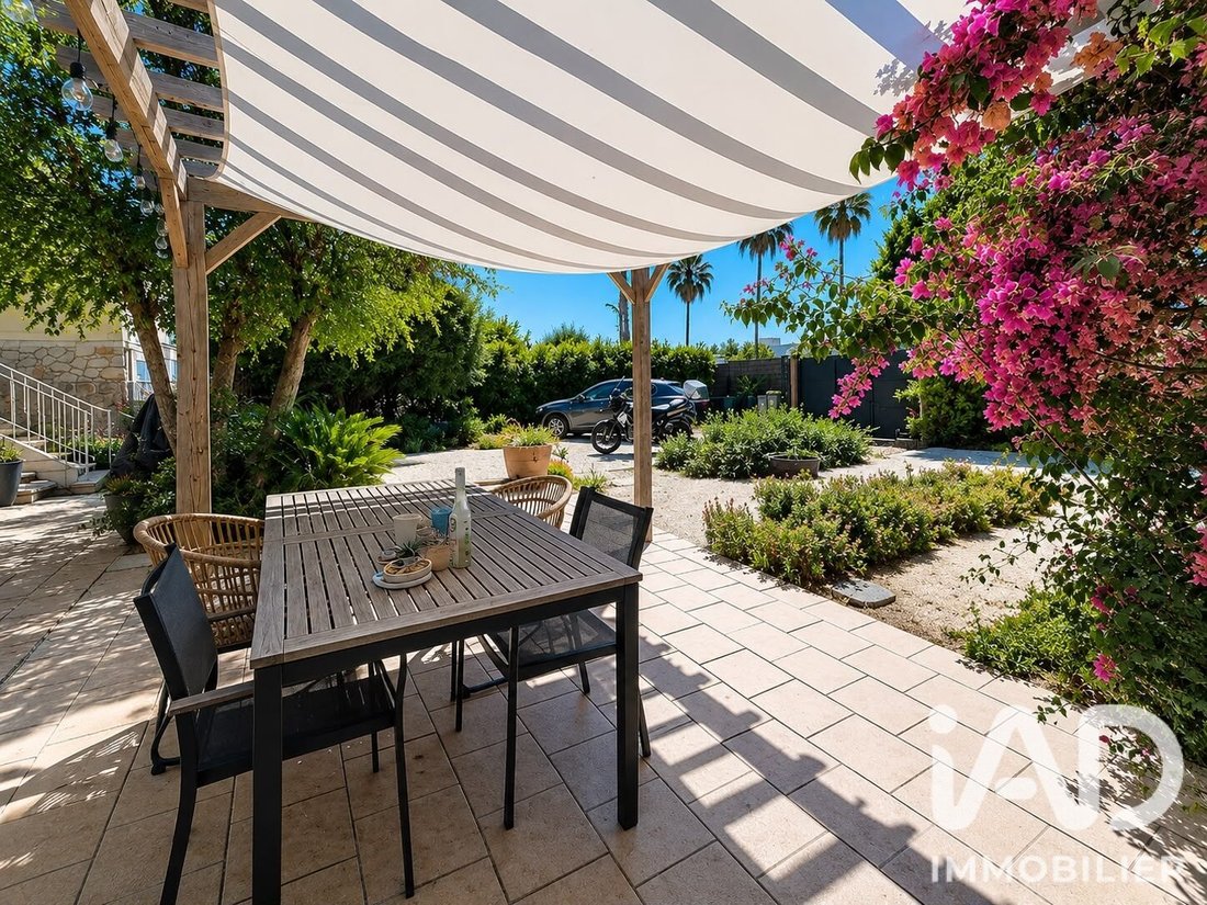 House in Hyeres, Provence-Alpes-Côte d'Azur, France 2 - 18390157