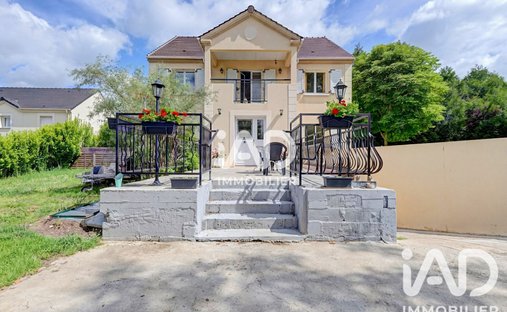 House in Mareuil-les-Meaux, Ile-de-France, France 1