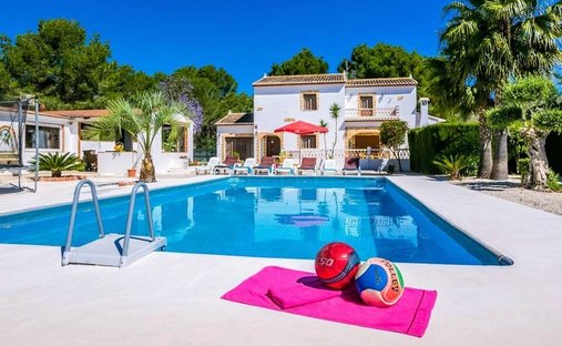 Villa in Benissa, Valencian Community, Spain 1