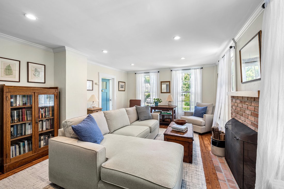 House in Dartmouth, Massachusetts, United States 2 - 18389072