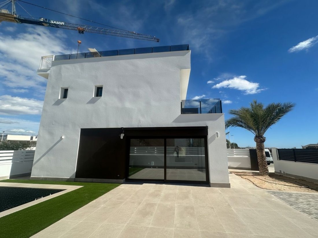 Chalet in Guardamar del Segura, Valencian Community, Spain 2 - 18389281