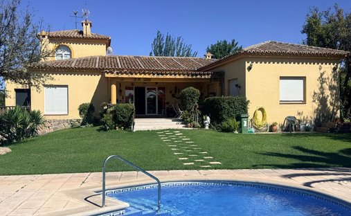 Chalet in Sevilla la Nueva, Comunidad de Madrid, Spain 1