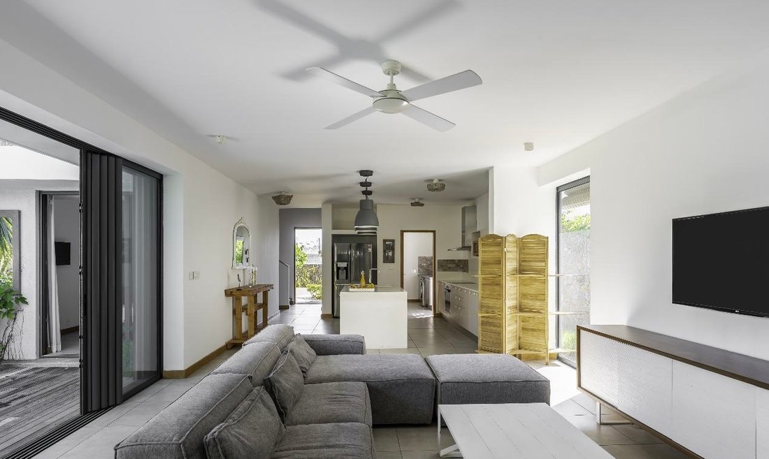 Villa in Grande Riviere Noire, Rivière Noire District, Mauritius 5 - 18389007