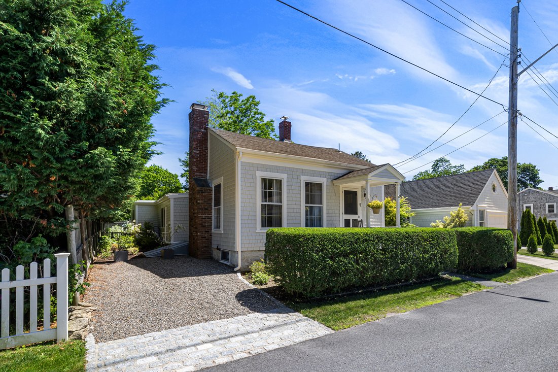 House in Dartmouth, Massachusetts, United States 1 - 18389072