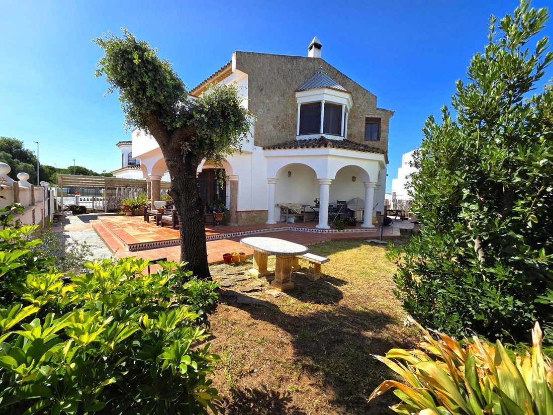 Chalet in Chiclana de la Frontera, Andalusia, Spain 2 - 18389226
