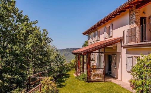 House in Cossano Belbo, Piedmont, Italy 1