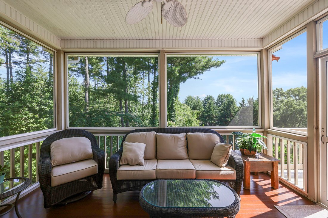 House in Laurel Park, North Carolina, United States 4 - 18389325