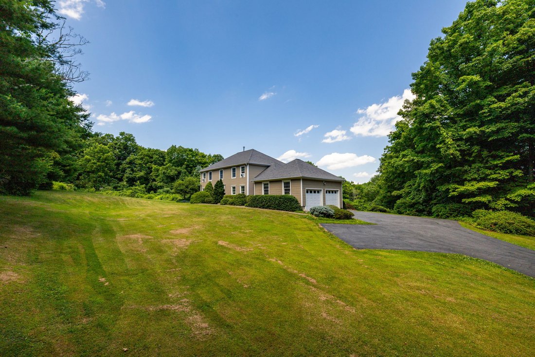 House in Woodbury, Connecticut, United States 4 - 18389459