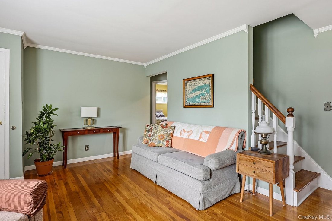 House in Lindenhurst, New York, United States 5 - 18381197