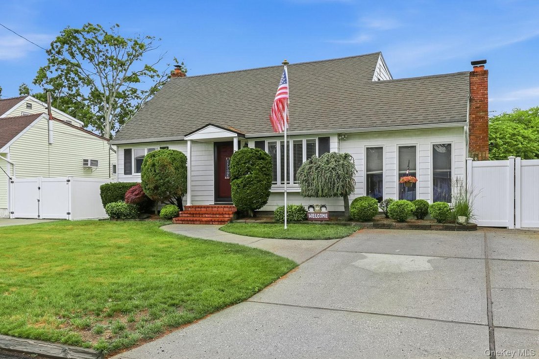 House in Lindenhurst, New York, United States 2 - 18381197