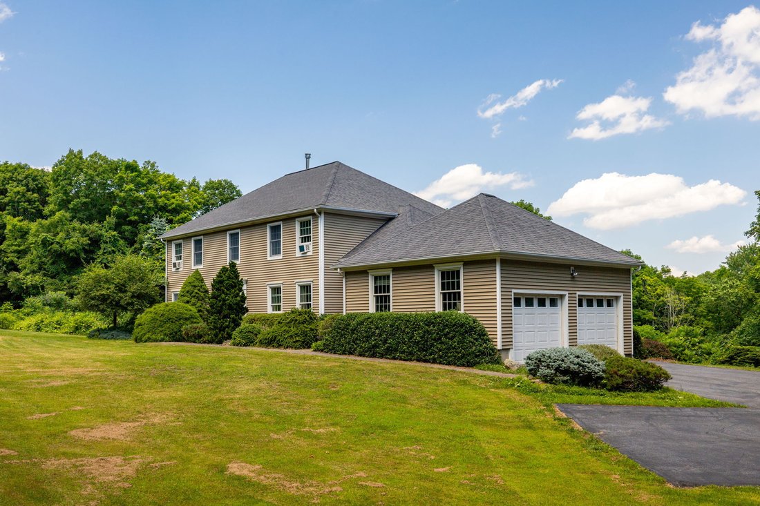 House in Woodbury, Connecticut, United States 3 - 18389459
