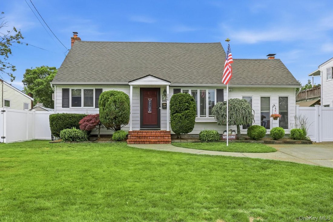 House in Lindenhurst, New York, United States 1 - 18381197