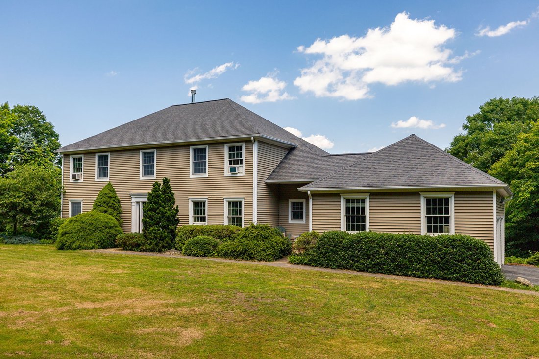 House in Woodbury, Connecticut, United States 2 - 18389459