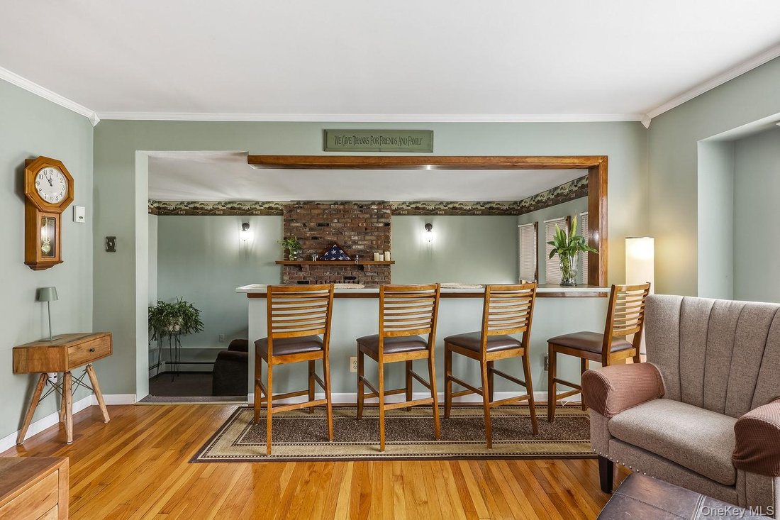 House in Lindenhurst, New York, United States 4 - 18381197