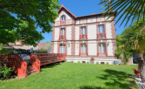 House in Peri, Joinville-le-Pont, France 1
