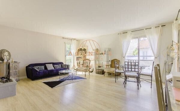 Apartment in Nogent-sur-Marne, Ile-de-France, France 1 - 18390024