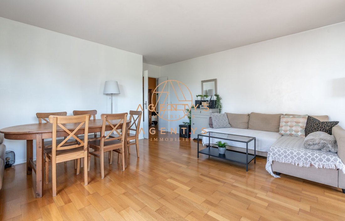 Apartment in Nogent-sur-Marne, Ile-de-France, France 4 - 18390034