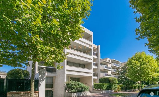Apartment in La Varenne, Saint-Maur-des-Fossés, France 1
