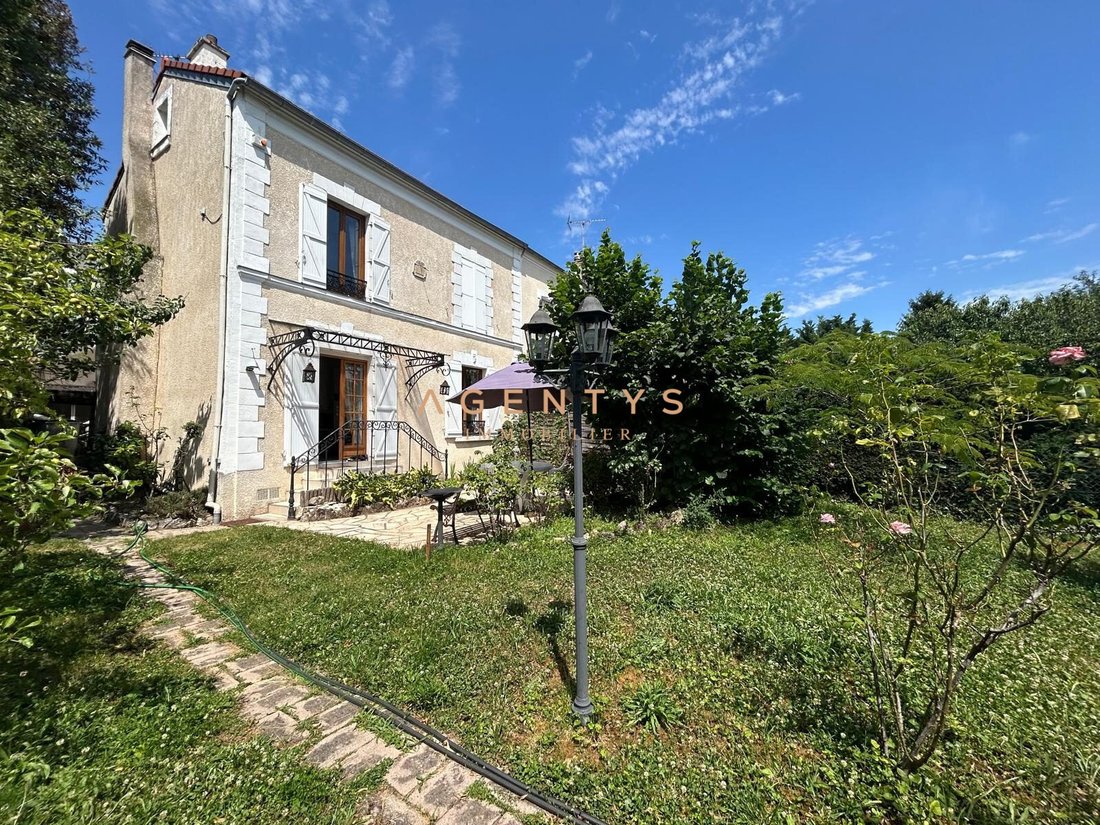 House in Nogent-sur-Marne, Ile-de-France, France 1 - 18390018
