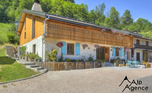 Chalet in La Côte-d'Arbroz, Auvergne-Rhône-Alpes, France 1