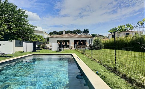 Villa in Saint-Chamas, Provence-Alpes-Côte d'Azur, France 1