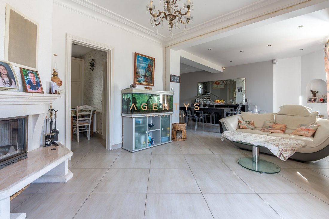House in Nogent-sur-Marne, Ile-de-France, France 3 - 18390018