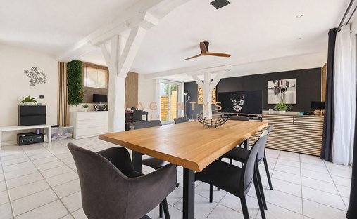 House in Est Nord Ouest Sud, Emerainville, France 1