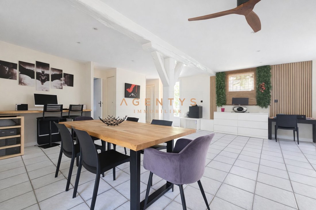 House in Est Nord Ouest Sud, Emerainville, France 5 - 18389937