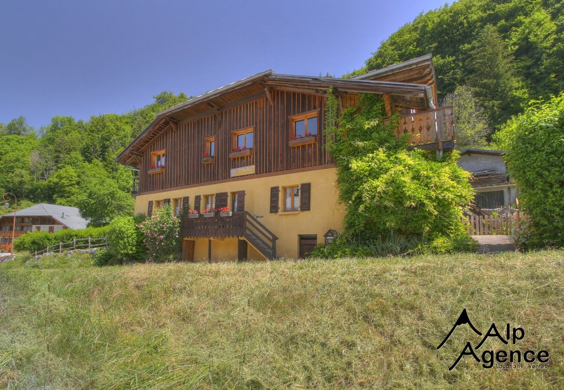 Chalet in Saint-Jean-d'Aulps, Auvergne-Rhône-Alpes, France 1 - 17065398