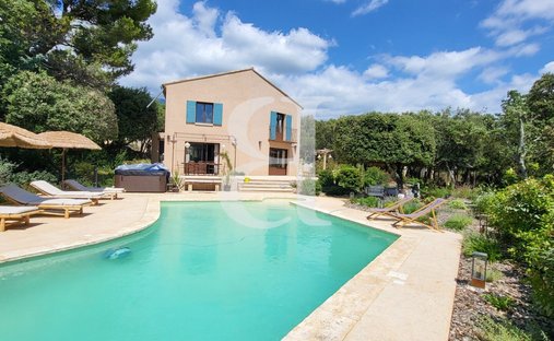 Villa in Bédoin, Provence-Alpes-Côte d'Azur, France 1
