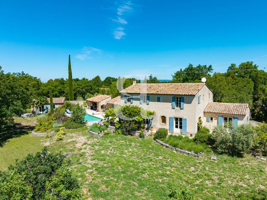 Country House in Lacoste, Provence-Alpes-Côte d'Azur, France 4 - 17815696