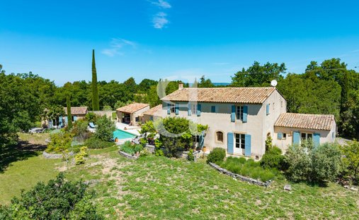 Country House in Lacoste, Provence-Alpes-Côte d'Azur, France 1