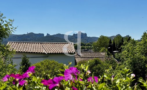 Villa in Saint-Rémy-de-Provence, Provence-Alpes-Côte d'Azur, France 1