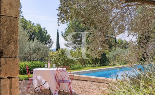 Country House in Mouriès, Provence-Alpes-Côte d'Azur, France 1