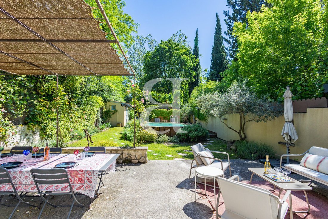 Villa in Saint-Rémy-de-Provence, Provence-Alpes-Côte d'Azur, France 1 - 18390047
