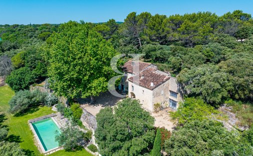 Country House in Saint-Restitut, Auvergne-Rhône-Alpes, France 1