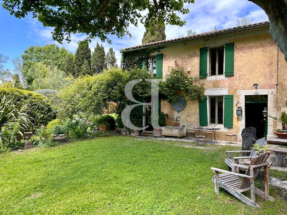 Country House in Cabannes, Provence-Alpes-Côte d'Azur, France 4 - 16838212