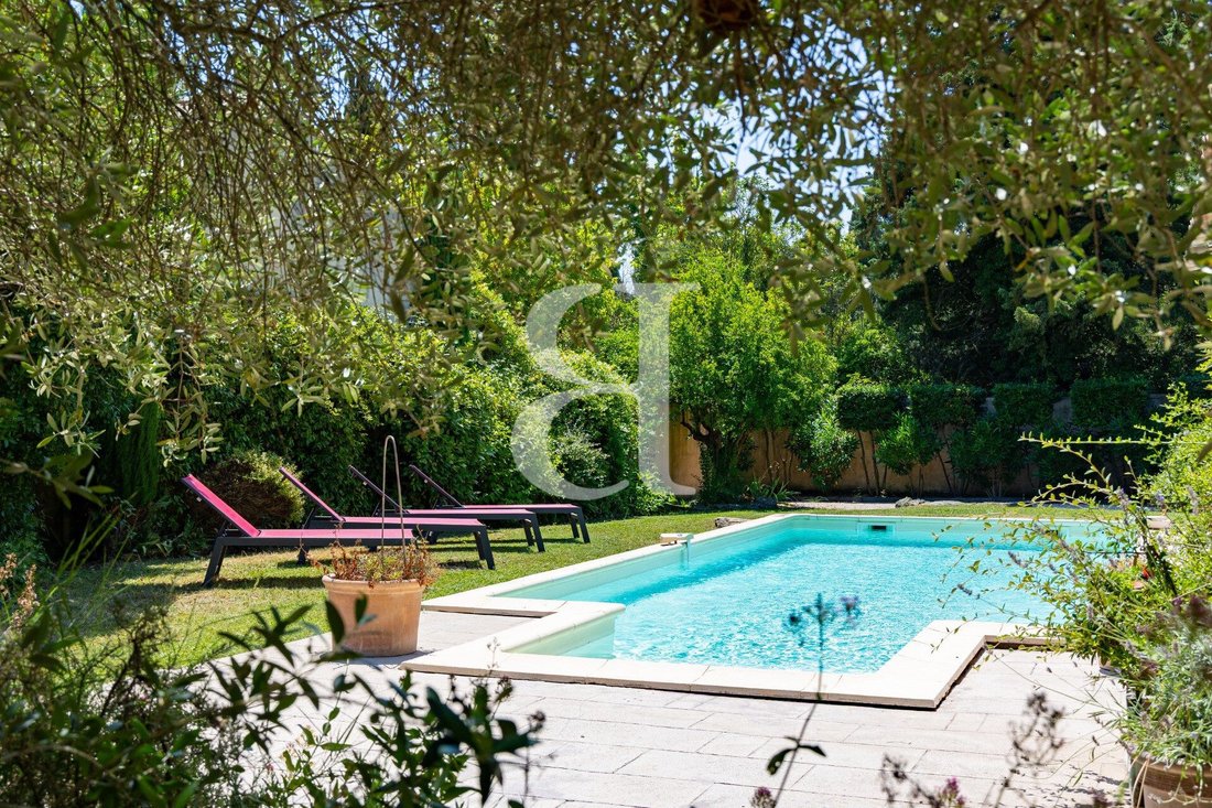 Country House in Saint-Rémy-de-Provence, Provence-Alpes-Côte d'Azur, France 2 - 16838239