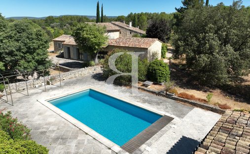 Country House in Ménerbes, Provence-Alpes-Côte d'Azur, France 1