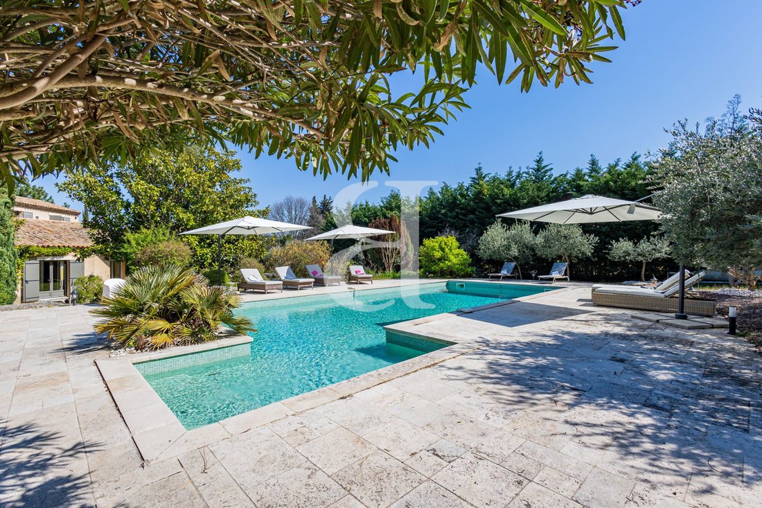 Villa in Maubec, Provence-Alpes-Côte d'Azur, France 4 - 17460802