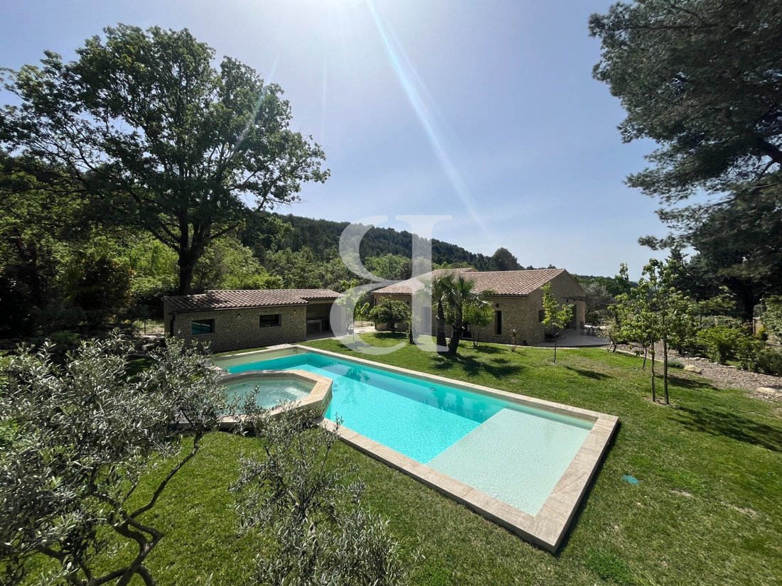 Villa in Saumane-de-Vaucluse, Provence-Alpes-Côte d'Azur, France 5 - 16838275