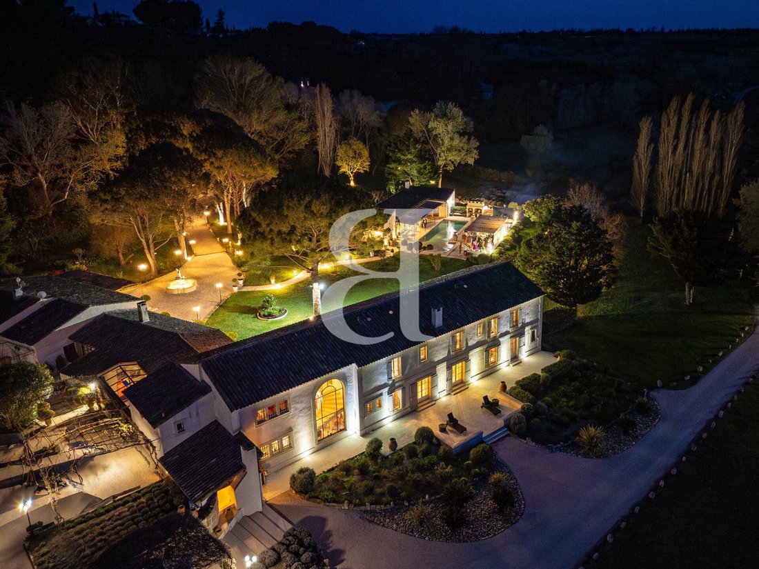 Country House in Arles, Provence-Alpes-Côte d'Azur, France 1 - 16838231