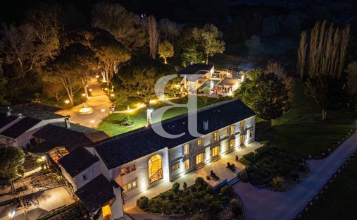 Country House in Arles, Provence-Alpes-Côte d'Azur, France 1